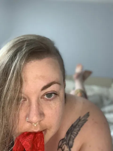 Singleservinggirlfriend OnlyFans profile photo