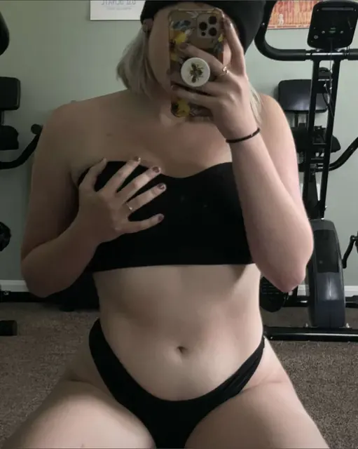 Summer Night OnlyFans blonde nerd