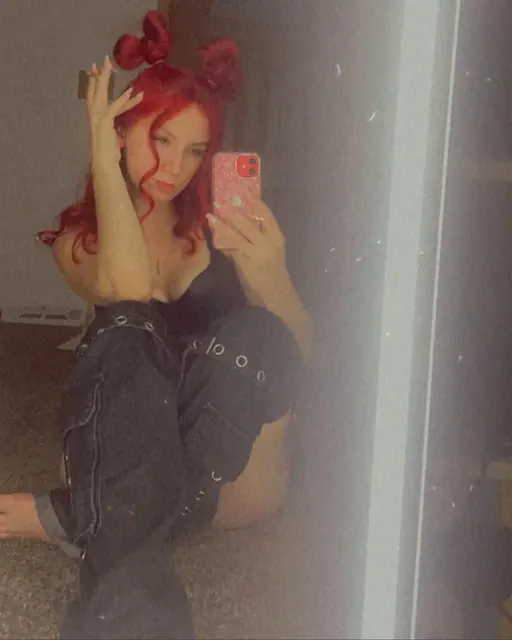 SunShine OnlyFans creator with a photo-heavy feed