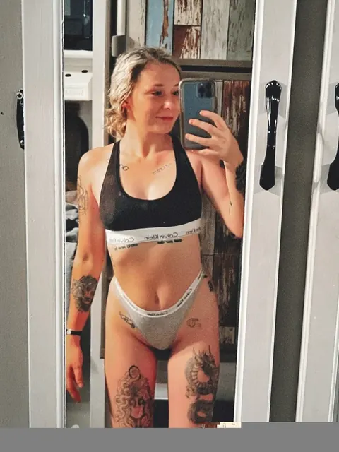 Savannah OnlyFans creator with unique content