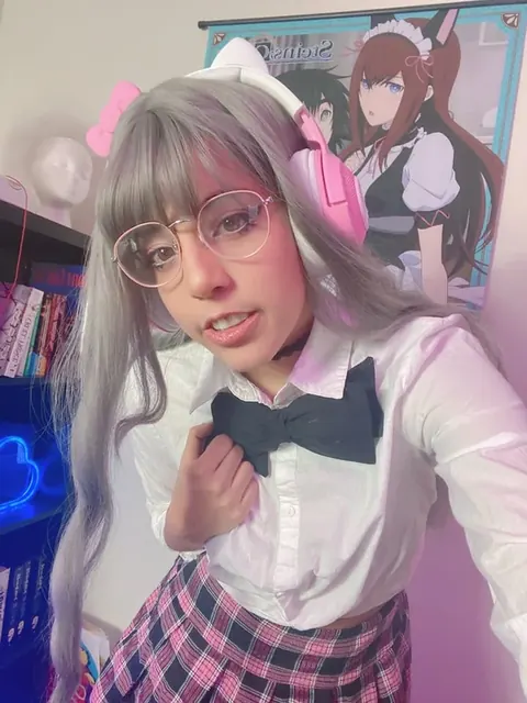 violet OnlyFans ahegao content creator