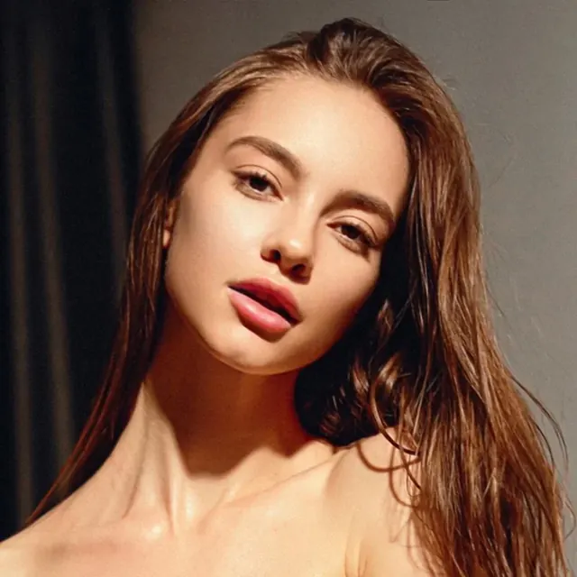 SolaZola OnlyFans creator with captivating content