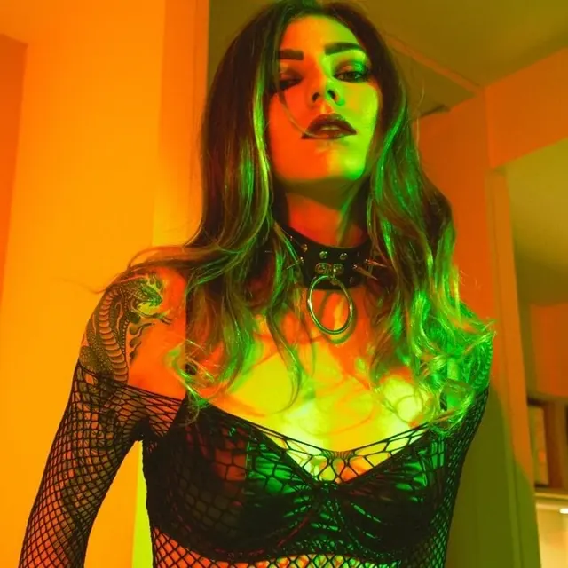 Soniathesinner OnlyFans tattooed brunette