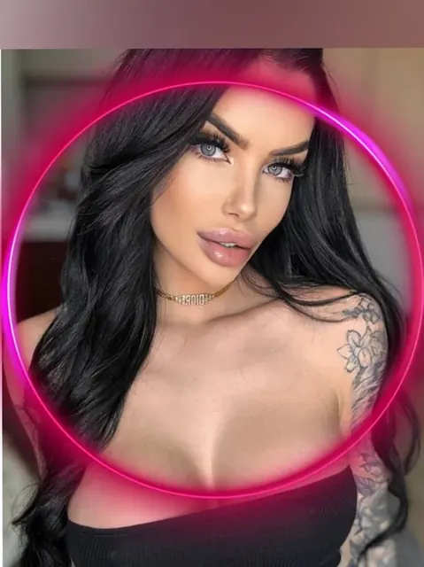 Sophia OnlyFans creator showcasing her tattoos