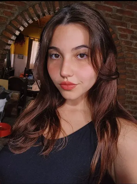 Luna 🍑 OnlyFans creator with a curvy appearance.