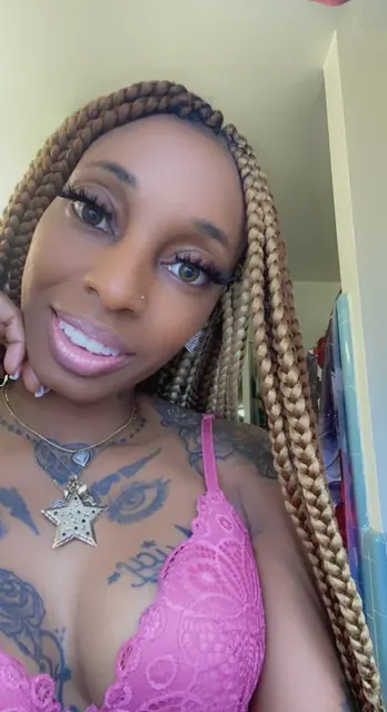 StarBangle2020 OnlyFans tattooed blonde creator