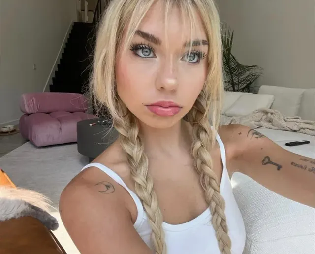 Starlet Stone OnlyFans creator with exclusive photos