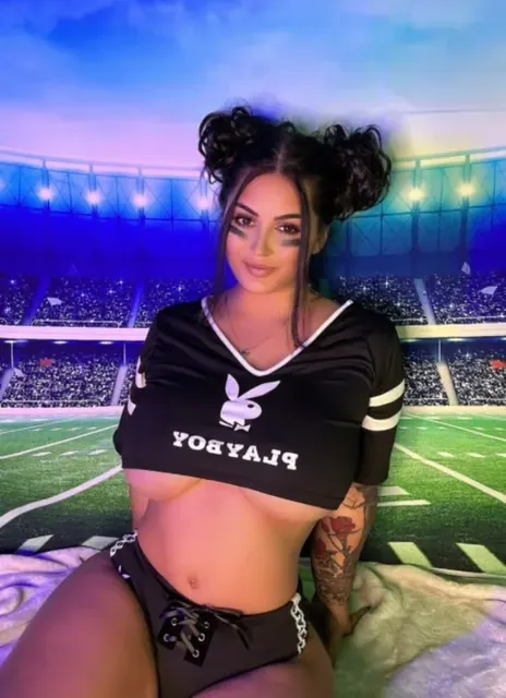 ℙℍℍ on OnlyFans with flirty content