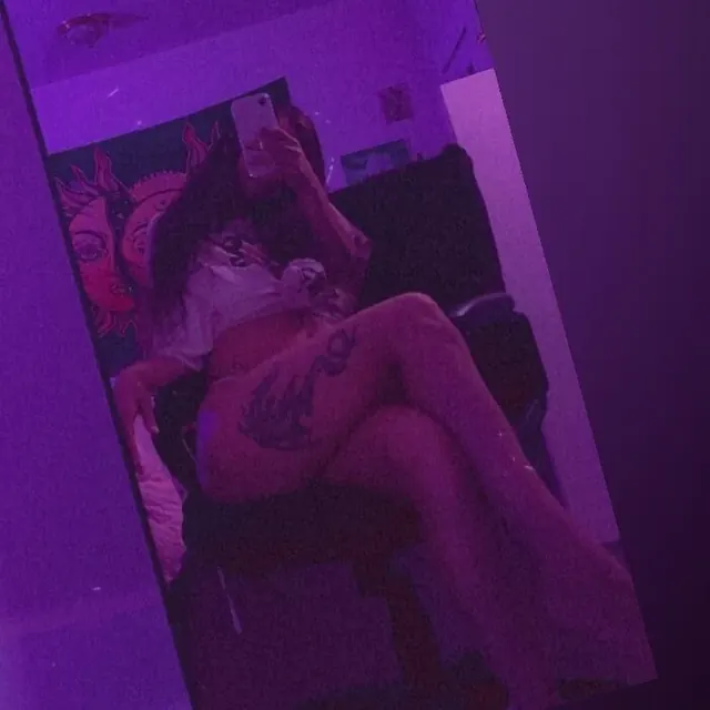 Andi OnlyFans creator with intimate content