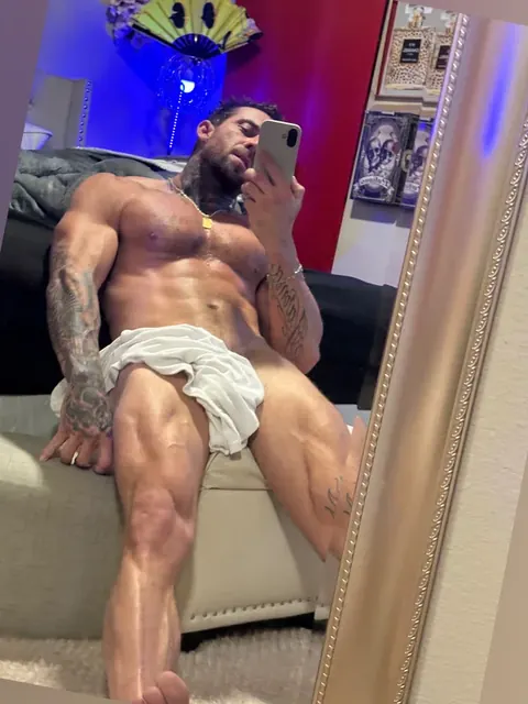 Str8_flexn222 OnlyFans creator with exclusive content