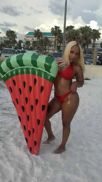 Successfulyell OnlyFans creator with a big booty