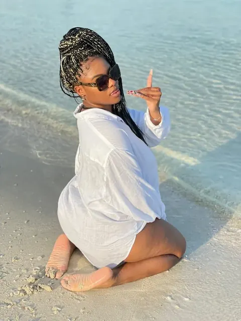 Suckmysunnysoles OnlyFans Curvy Creator