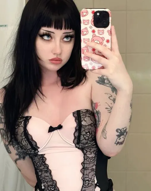 arisa OnlyFans tattooed alternative creator