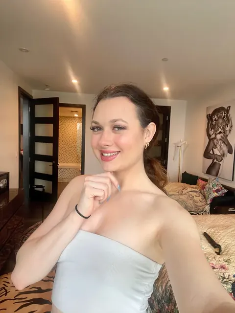 Sarafina on OnlyFans exclusive content creator