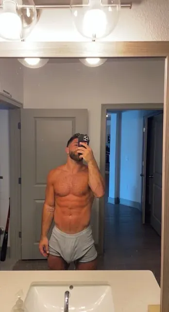 Swea2 OnlyFans creator with engaging content