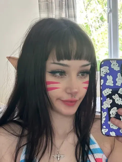 Sweetlittlehunni OnlyFans petite girl