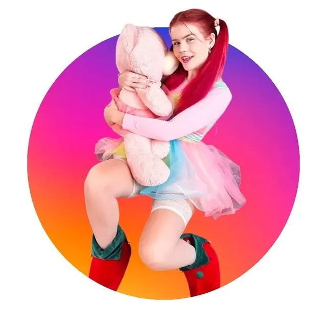 Mia May OnlyFans creator with engaging content