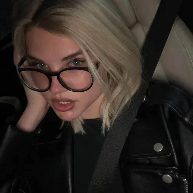 Sweet Peach OnlyFans creator with blonde hair