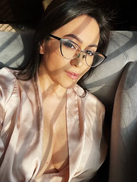 Swingvibes OnlyFans creator showcasing exclusive content