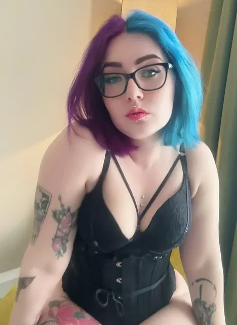 Sylver Moon OnlyFans tattooed model