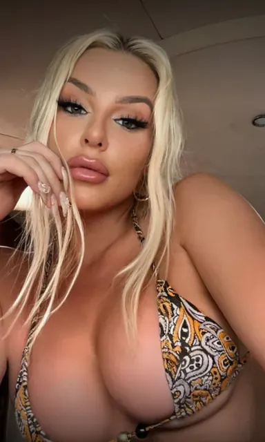 tanamongeau OnlyFans profile photo