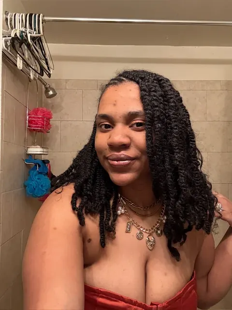 tanieshaaaa OnlyFans creator with daily adult content