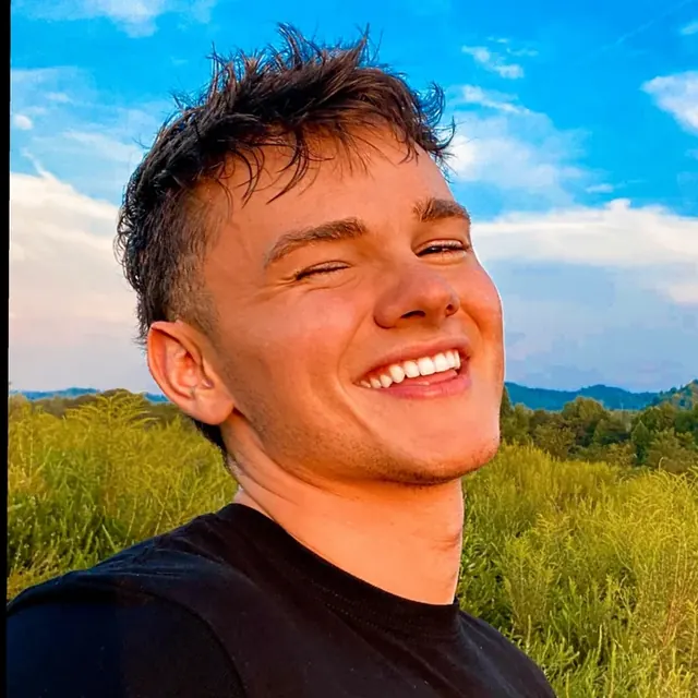 TateHoskins OnlyFans creator with Southern lifestyle