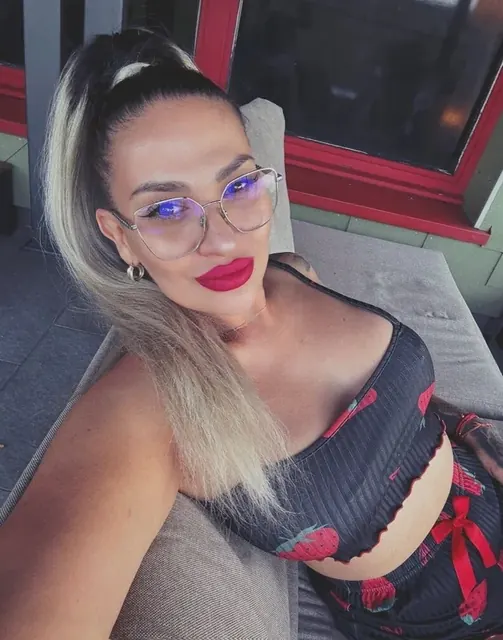 TattoedKate OnlyFans tattooed creator