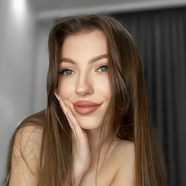 Teenymouse OnlyFans featuring a sexy brunette