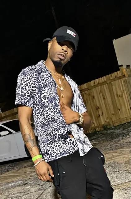Thahero OnlyFans creator with engaging content
