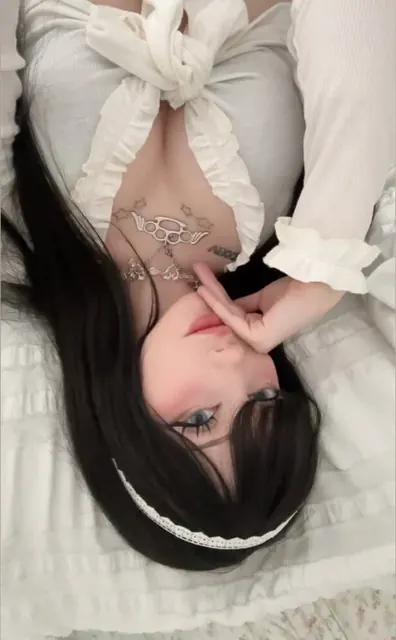 Lena Foxx OnlyFans creator with exclusive content