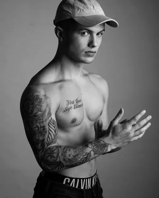 Tj the-entertainer OnlyFans full-nude performer