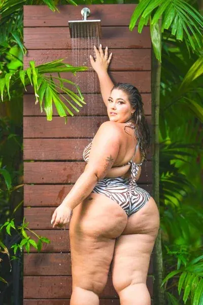 thebigbootybarbie OnlyFans creator with enticing content