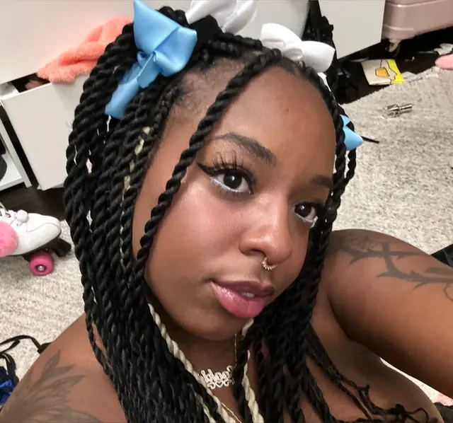 Cookie thecookieswirl OnlyFans nerdy girl next door