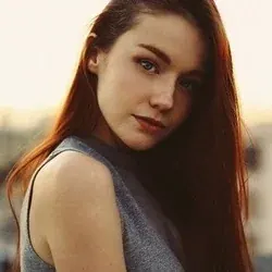 Emily Bloom OnlyFans model actress