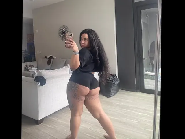 Hawaii’s Finest FREE 🌴 OnlyFans profile with curvy figure