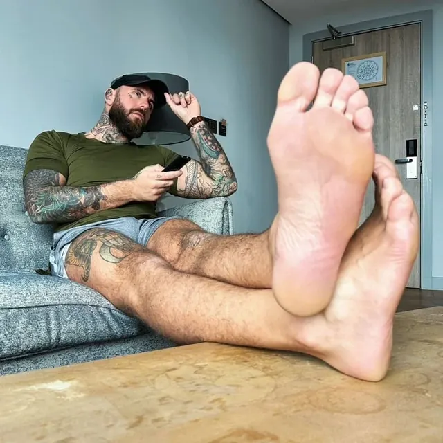 TheGiantsFeet OnlyFans Exclusive Foot Content
