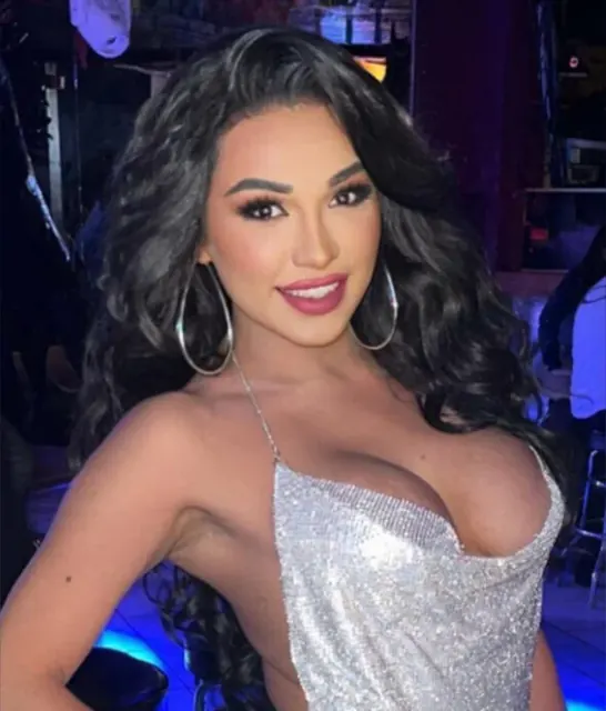 Jessy Dubai VIP on OnlyFans with addictive content