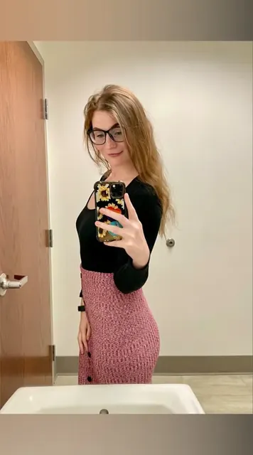 Cinnamon OnlyFans creator with engaging content