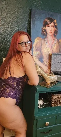 Therealgeneve OnlyFans creator with magenta hair