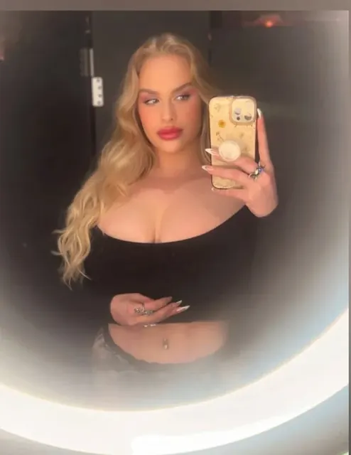 Thiccckbarbie OnlyFans Glamorous Blonde Creator
