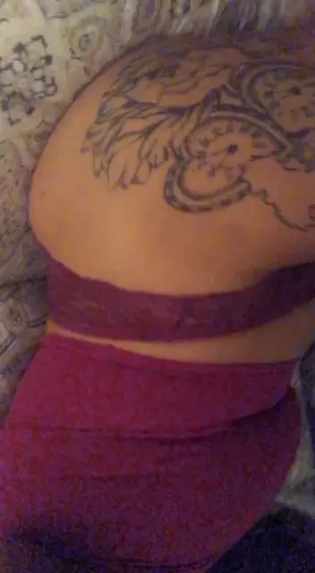 Tina Mac OnlyFans creator with curvy figure