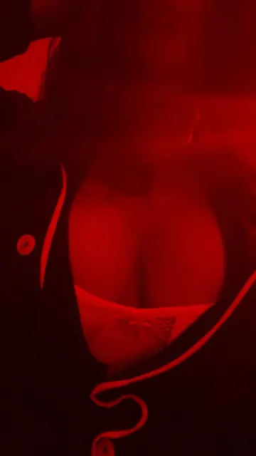 Tiny OnlyFans petite creator