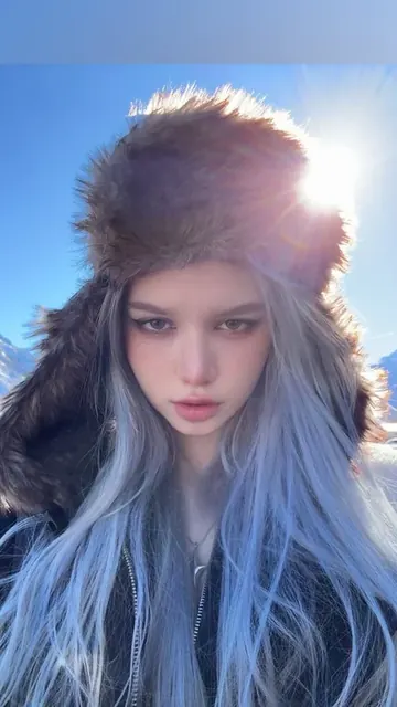 Joy on OnlyFans with grey hair