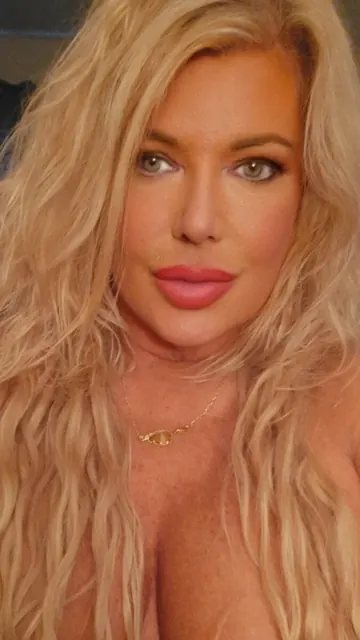Tnfavmilf OnlyFans Glamorous Fitness Trainer