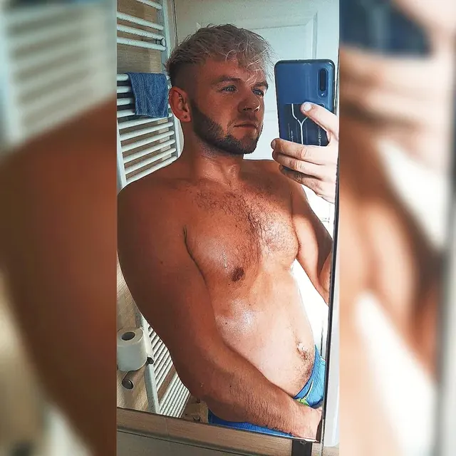 Tommidgley93 OnlyFans creator with exclusive content