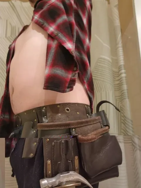 Toolbeltsanddadbods OnlyFans profile with tools