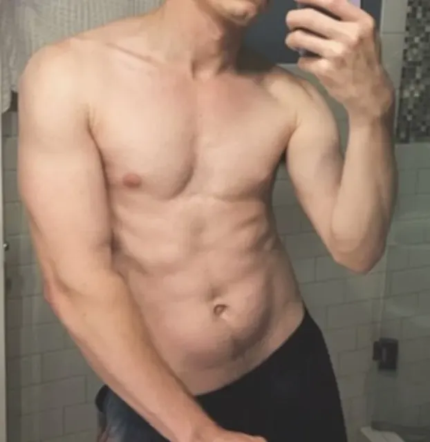 Top4bearsnchubs OnlyFans Athletic Male