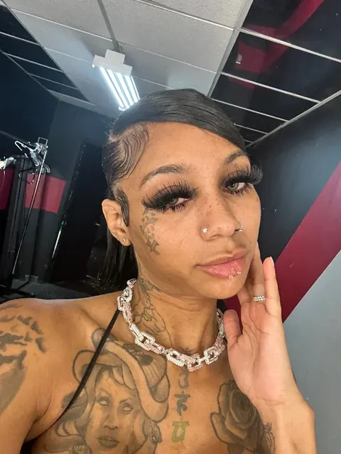 Tsunami Creamer 3000 OnlyFans creator with engaging content