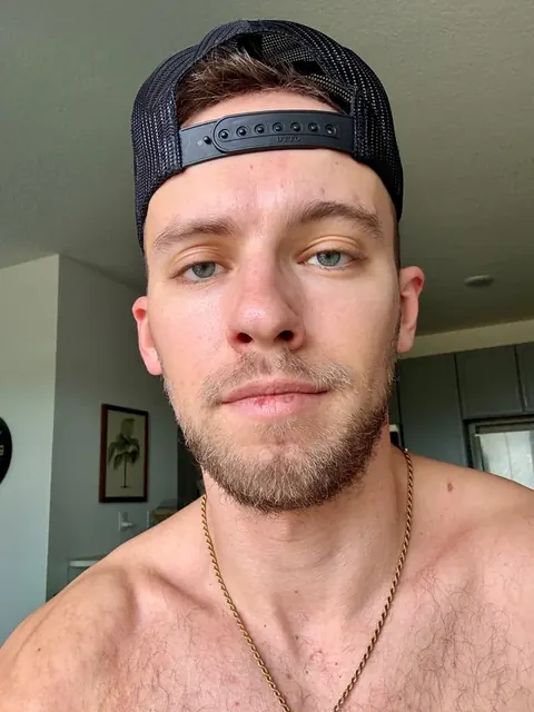 Troygreen OnlyFans male surfer creator